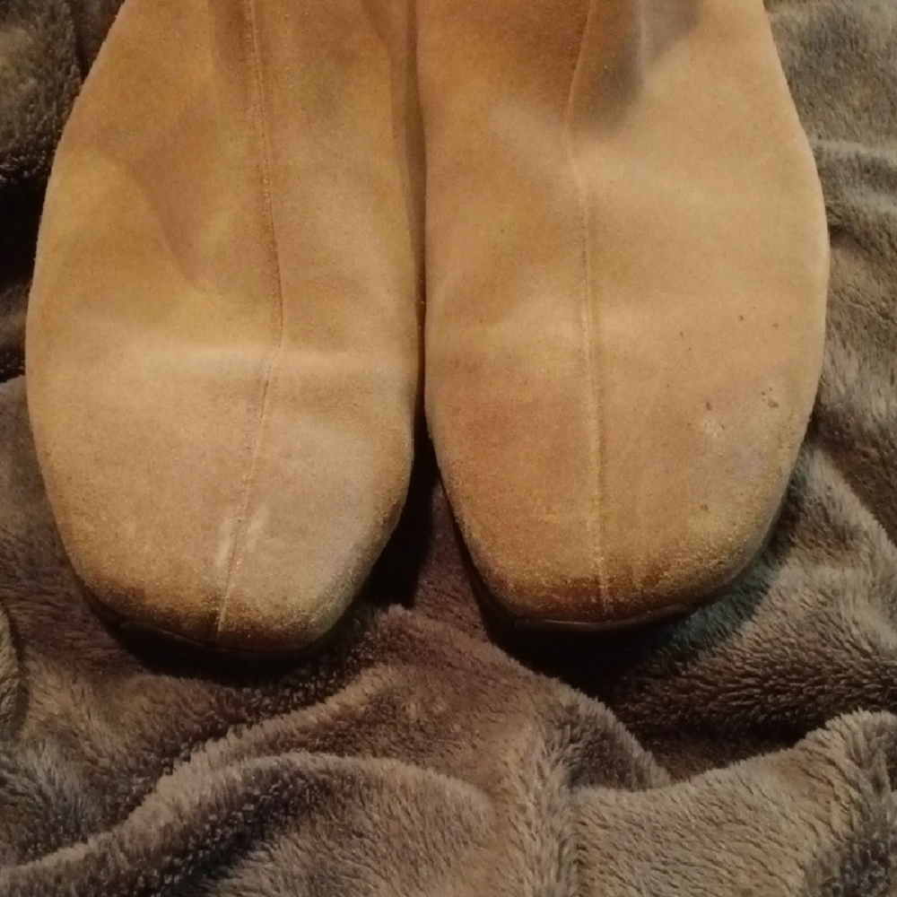 Tsubo Men's Tan Suede Chelsea Boots - Picture 3 of 4